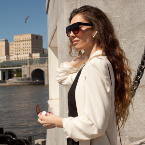 Чехол для наушников Petit из кожи теленка, вишневого цвета