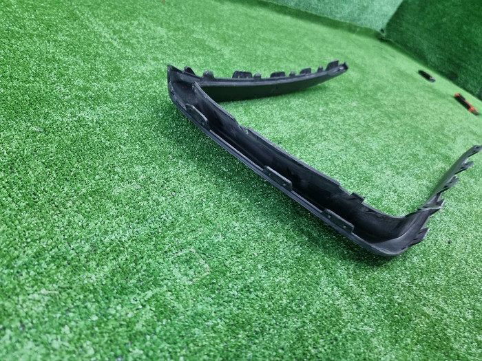 Накладка переднего бампера LH Porsche Macan 21-нв