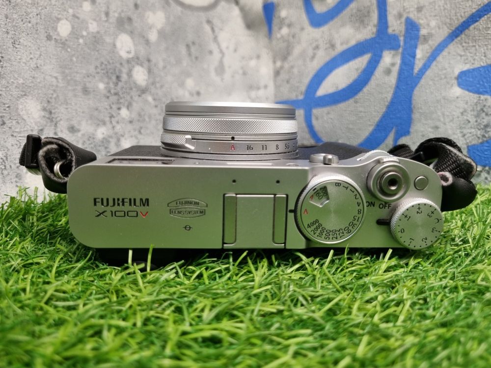 FujiFilm X100V Silver