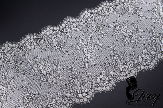 01-11 Кружево шантильи 23 см, айвори/черный