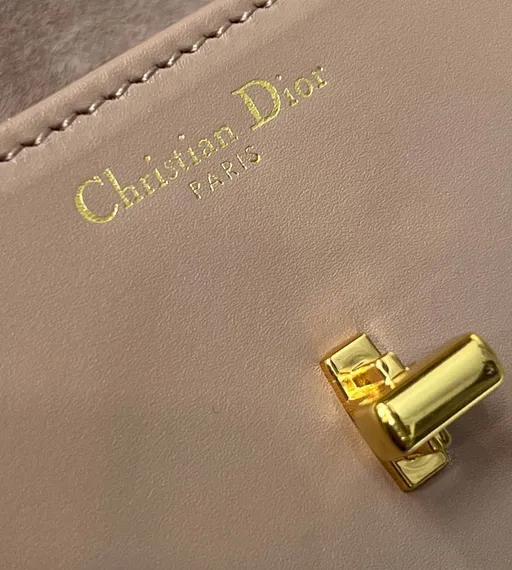 Сумка Dior 30 Montaigne Avenue бледно-розовый