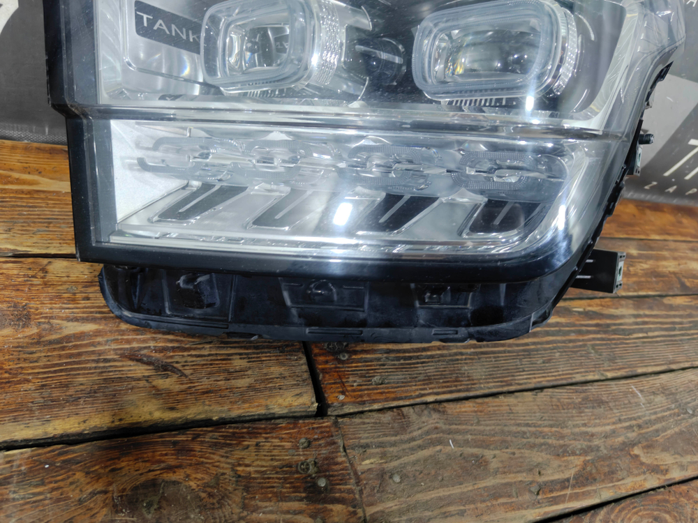 Фара левая LED Tank 500 21-нв Б/У Оригинал 4121104XKV3AA