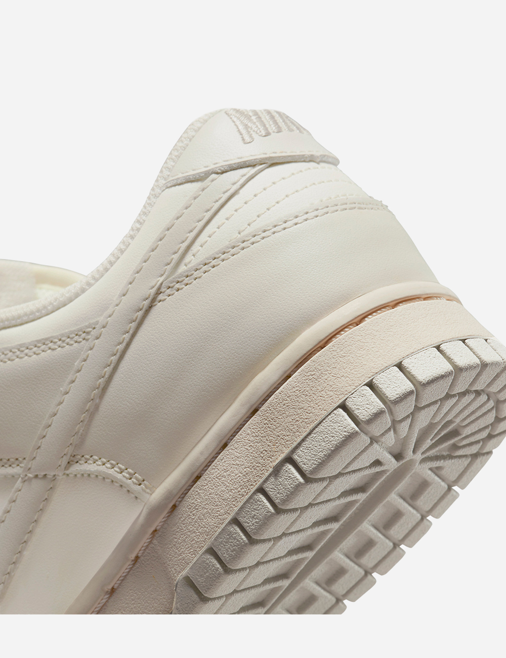 Nike sb dunk light bone best sale