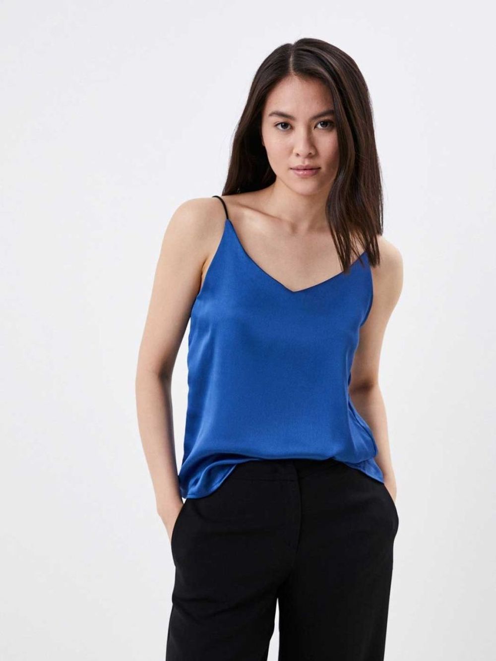 Топ на бретелях