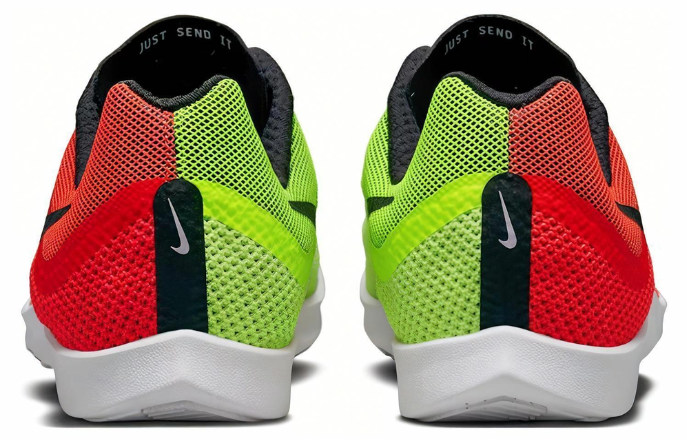 Кроссовки Nike Distance D11