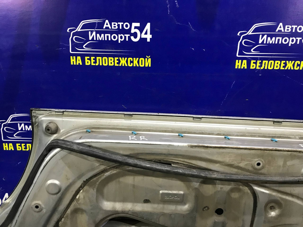 Дверь задняя правая TOYOTA IPSUM 1997