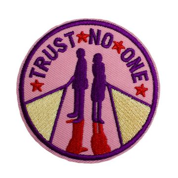 Нашивка термоаппликация на одежду и на рюкзак. Trust No One