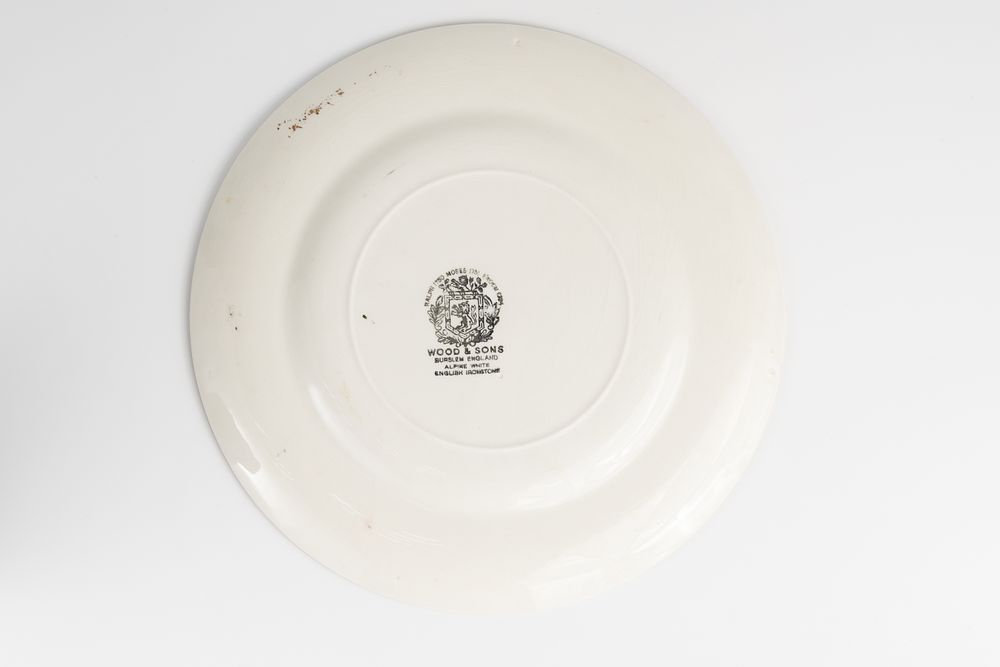 Винтажная коллекционная декоративная кабинетная тарелка с изображением лошади