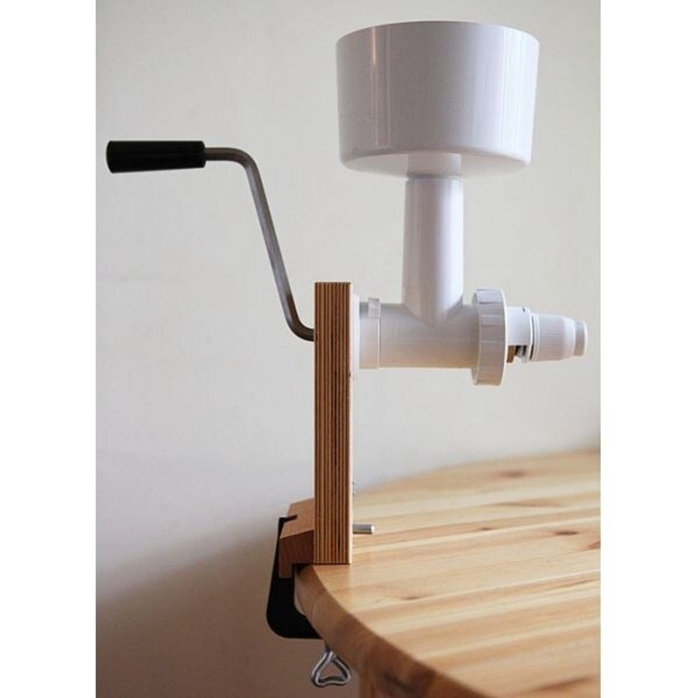 Мельница ручная для зерна Messerschmidt