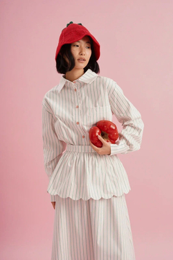 Баска фигурная, зеленая полоска на персиковом