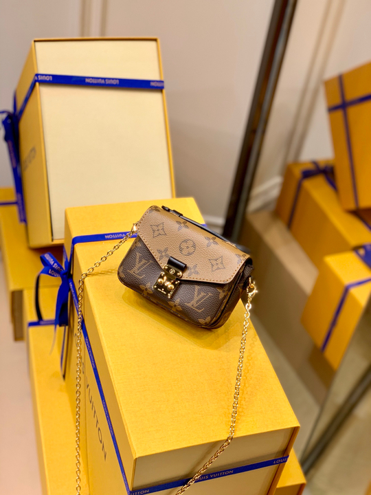 Louis Vuitton Micro Metis