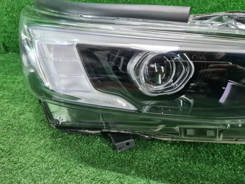 Фара правая Subaru Outback 6 (2019-2022) LED (В пленке)