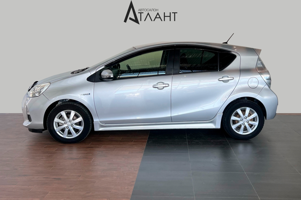 Toyota Aqua, 2013 год
