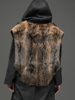 Жилет /мех натуральный кайот