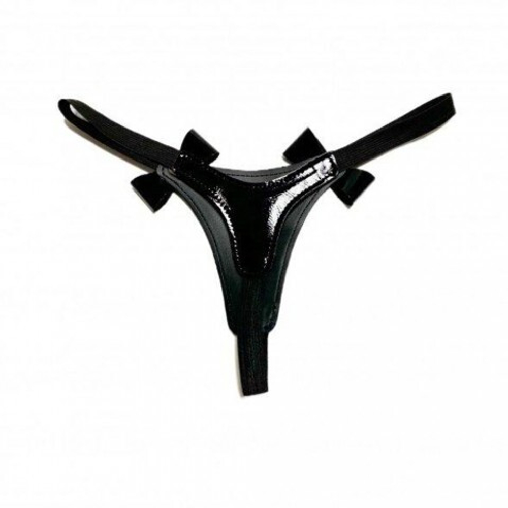 Стринги из эко-кожи лаковые с бантиками