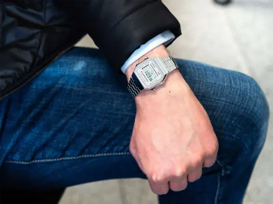 Электронные наручные часы Casio A168WA-8AYES