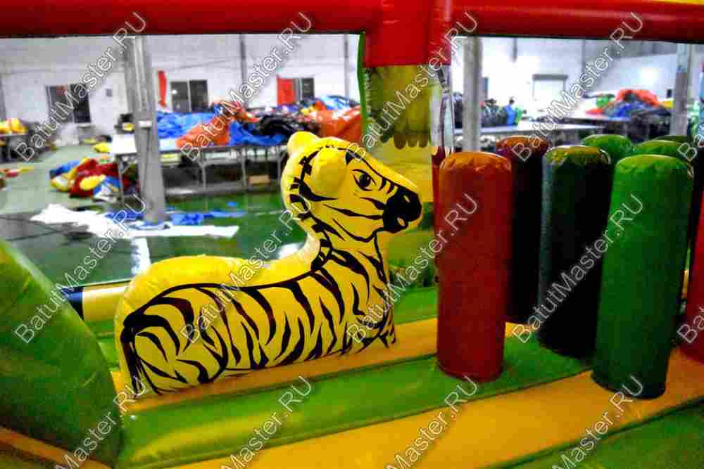 Коммерческий надувной батут "Зверята с крышей" 10*7*6 м