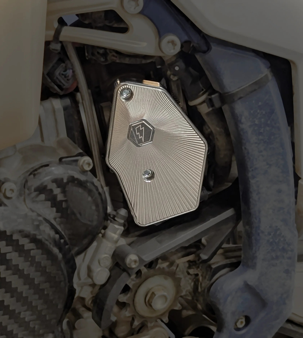 МАЯК Защитная крышка датчика положения дроссельной заслонки TBI KTM, Husqvarna, GasGas