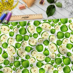 Ткань кулирная гладь сочные зелёные яблоки на белом фоне