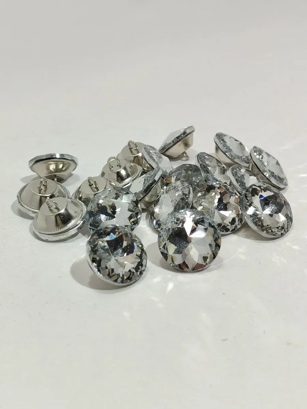 Стразы 30 мм для каретной стяжки и диванов