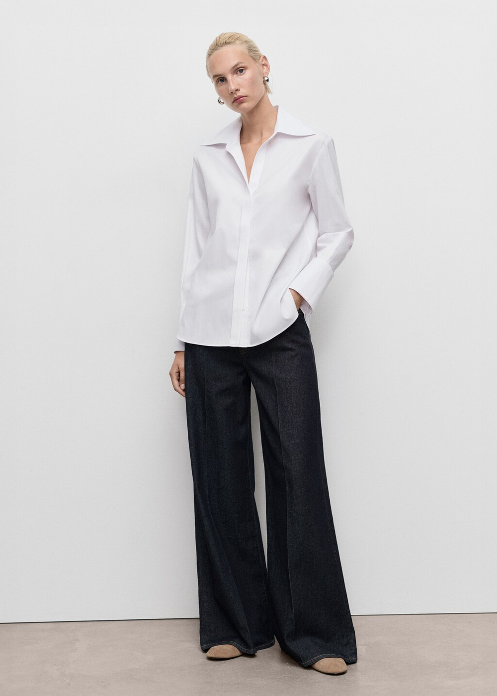 Рубашка с лацканами и потайной застежкой