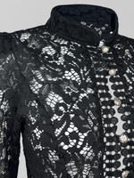 Блузка BD colleсtion однотонная приталенная из гипюра на золотых пуговицах