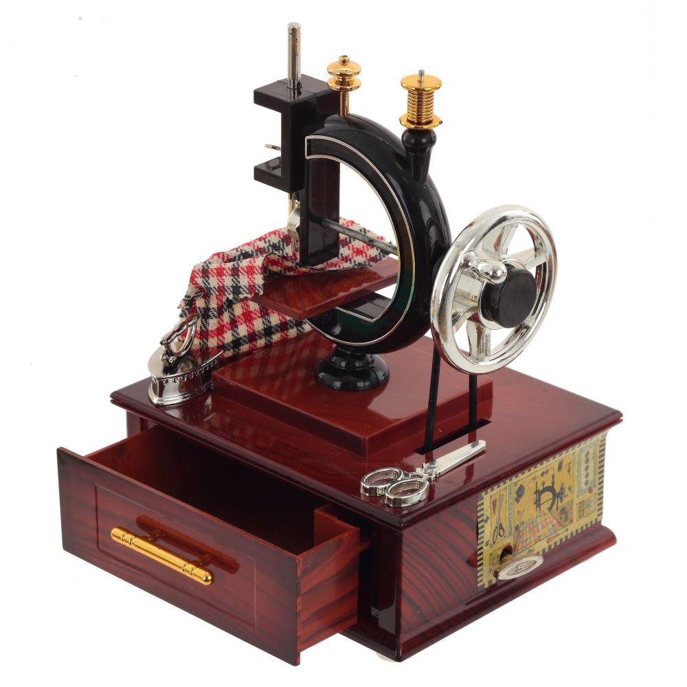 GAEM Изделие декоративное "Швейная машинка" (музык.), L14,5 W12 H20 см