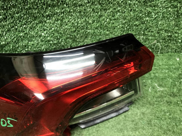 Фонарь левый внешний Toyota Corolla Е210 (18-нв)