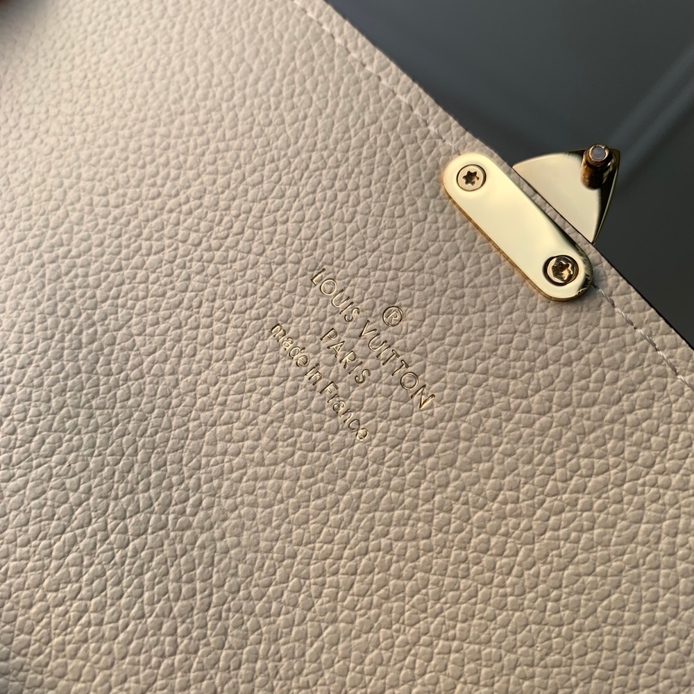 Louis Vuitton Sarah Wallet