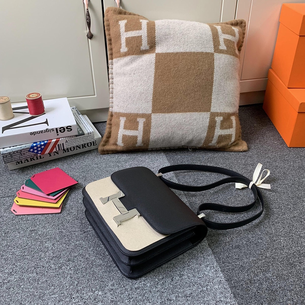 Hermes Constance 23