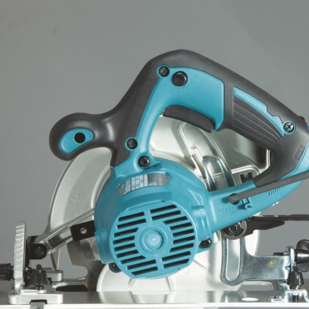 Пила циркулярная сетевая MAKITA HS6601  HS6601