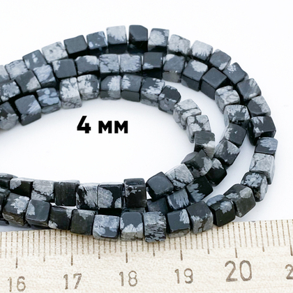 Обсидиан "Снежный" бусины, куб, размер около 4,1-4,3 мм, цена за отрезок 19 см (1/2 нити)