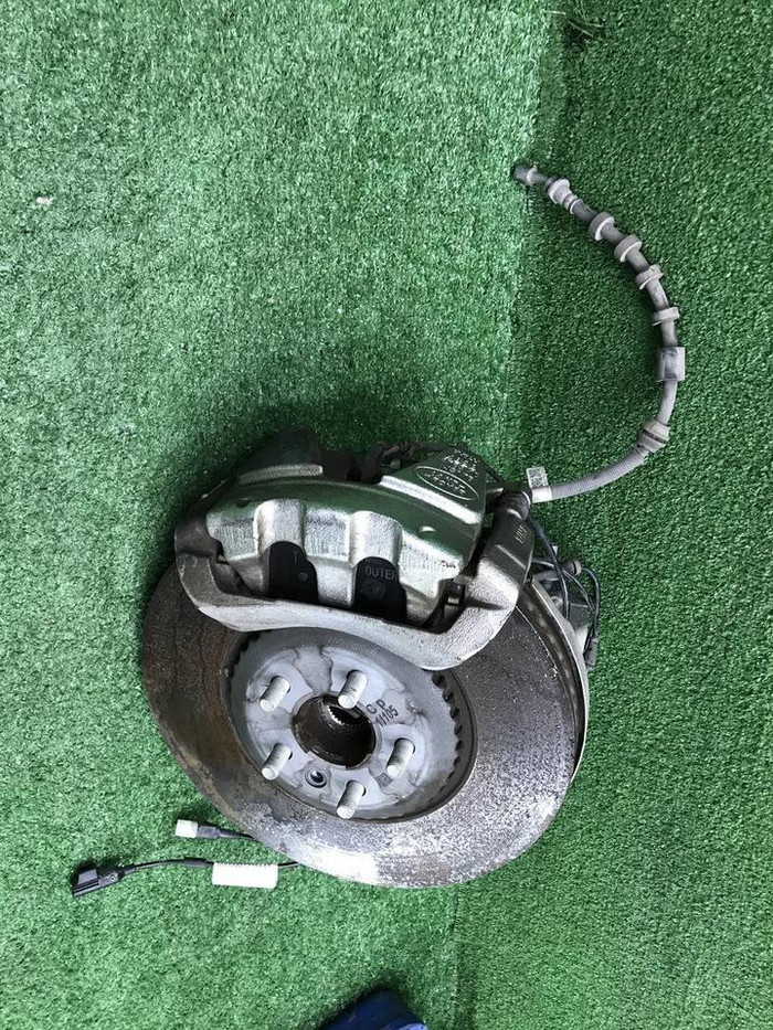 Кулак передний левый LR Discovery Sport (19-нв)