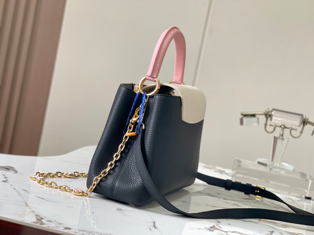 Louis Vuitton Capucines MM