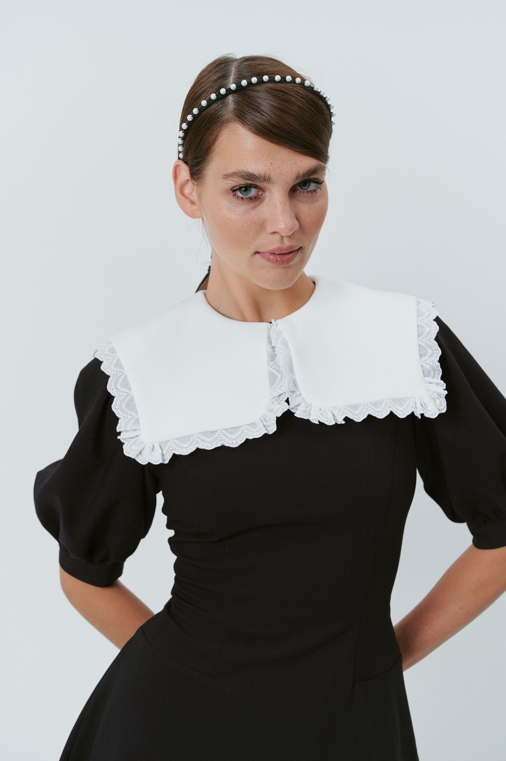 Ободок-чокер с мелким жемчугом