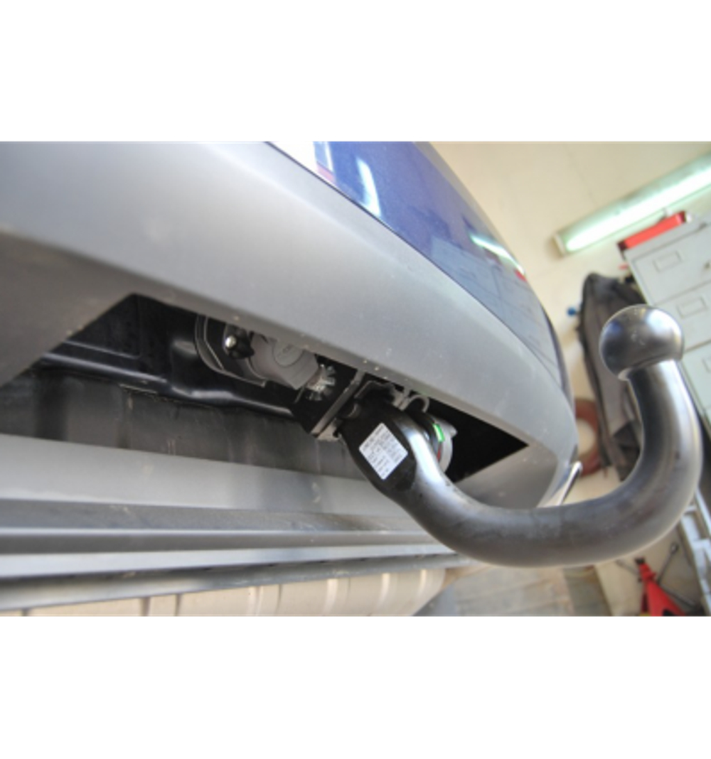 Фаркоп Steinhof A-093 для Volkswagen Touareg 2002-2010, 2010-2018, Porsche Cayenne 2002-2010, 2010-2017, Audi Q7, вкл. S-line 2006-2015(паспорт и сертификат в комплекте)(без электрики)