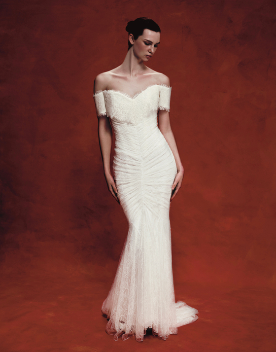 Платье макси из кружева с драпировкой