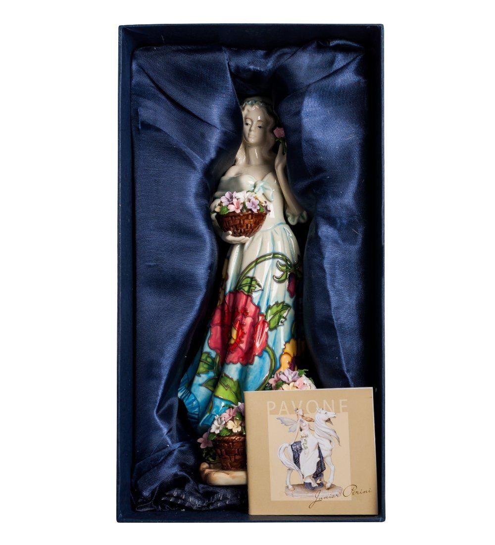 JP-12/20 Фигурка «Девушка с цветами» (Pavone)