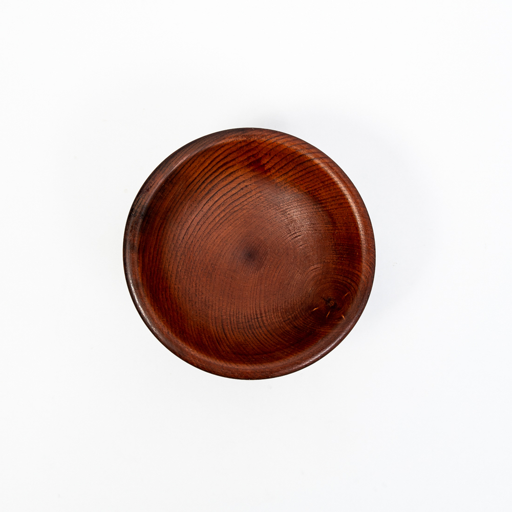 Винный столик из древесины кедра со съемной чашкой на ножках. VN6