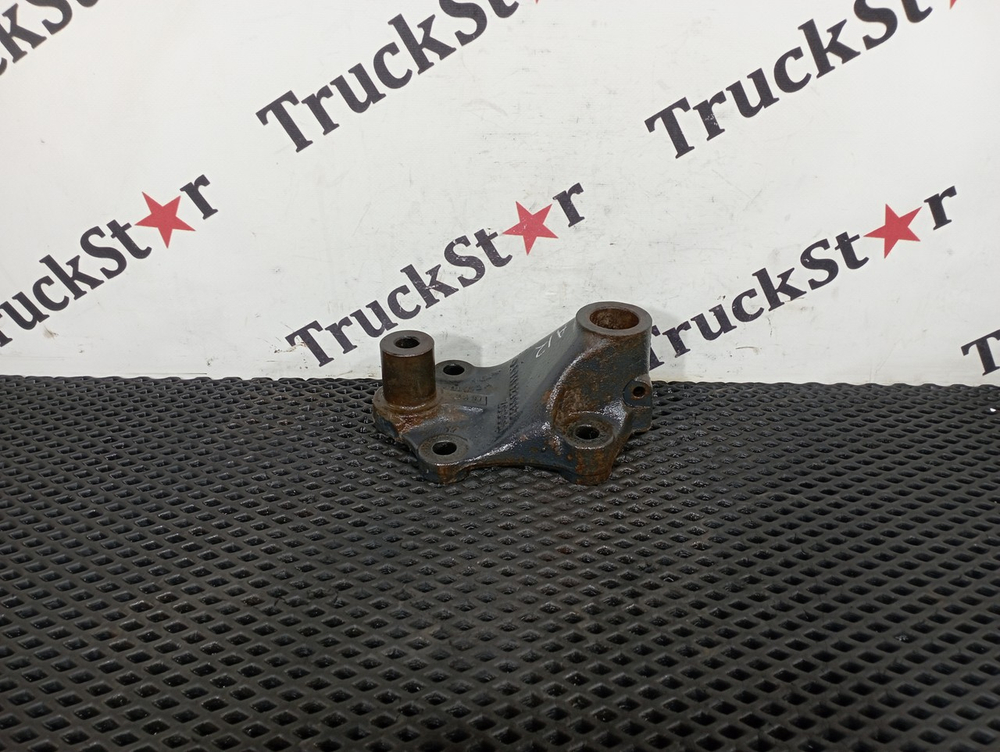 Кронштейн крепления переднего стабилизатора