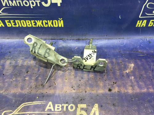 Петля двери задней левой TOYOTA VISTA 1993