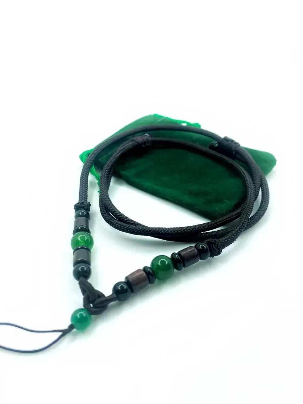 Бусы с подвесным шнурком