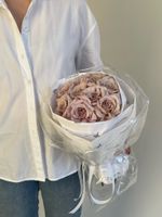 Букет 9 роз в кремовом оттенке в оформлении