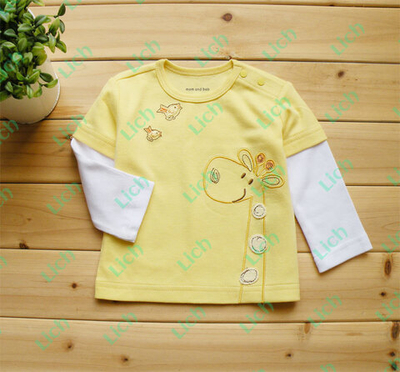 Лонгслив двухцветный с аппликациями