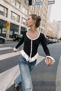 ZARA КАРДИГАН С КОНТРАСТНЫМИ ВОЛАНАМИ, ЧЕРНЫЙ/БЕЛЫЙ