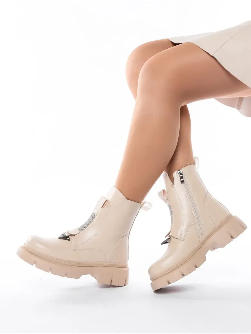 Зимние ботинки на высокой платформе