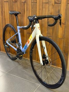 Шоссейный велосипед Giant PCR LTD 2 (2026)