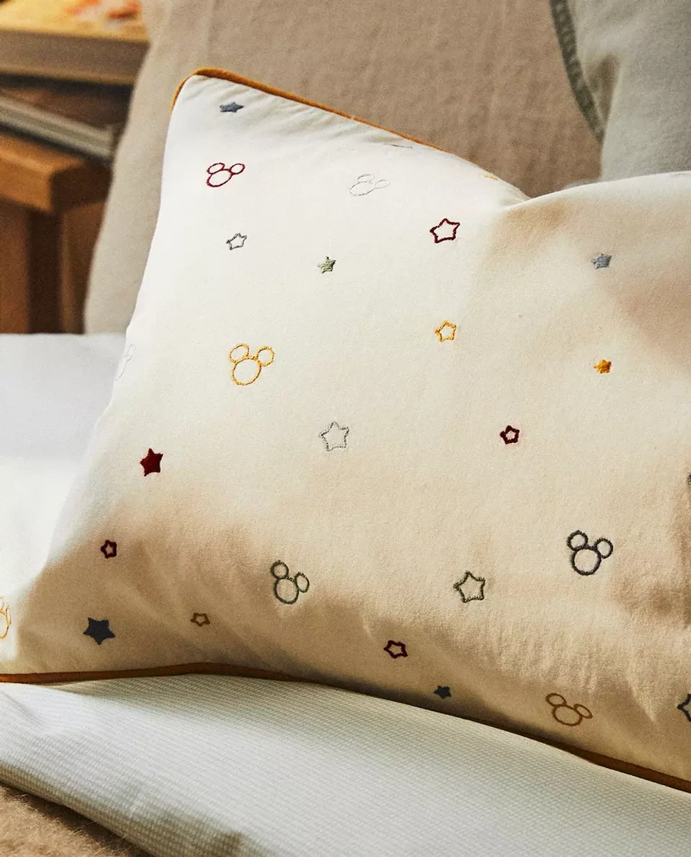 ZARA HOME ДЕТСКИЙ ЧЕХОЛ НА ПОДУШКУ С МИККИ МАУСОМ © DISNEY