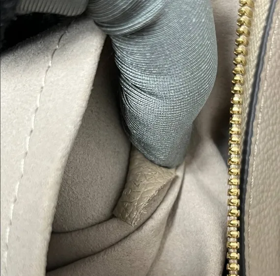 Сумка Louis Vuitton Trianon MM бежевый