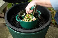 Жаровня чугунная эмалированная с крышкой, 4 л, круглая, зелёная Big Green Egg